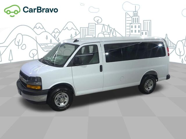 2025 Chevrolet Express Passenger 1LT