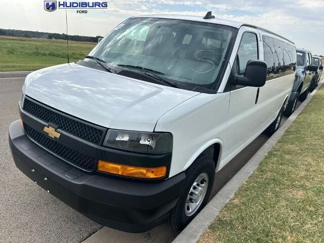2025 Chevrolet Express LS 3500