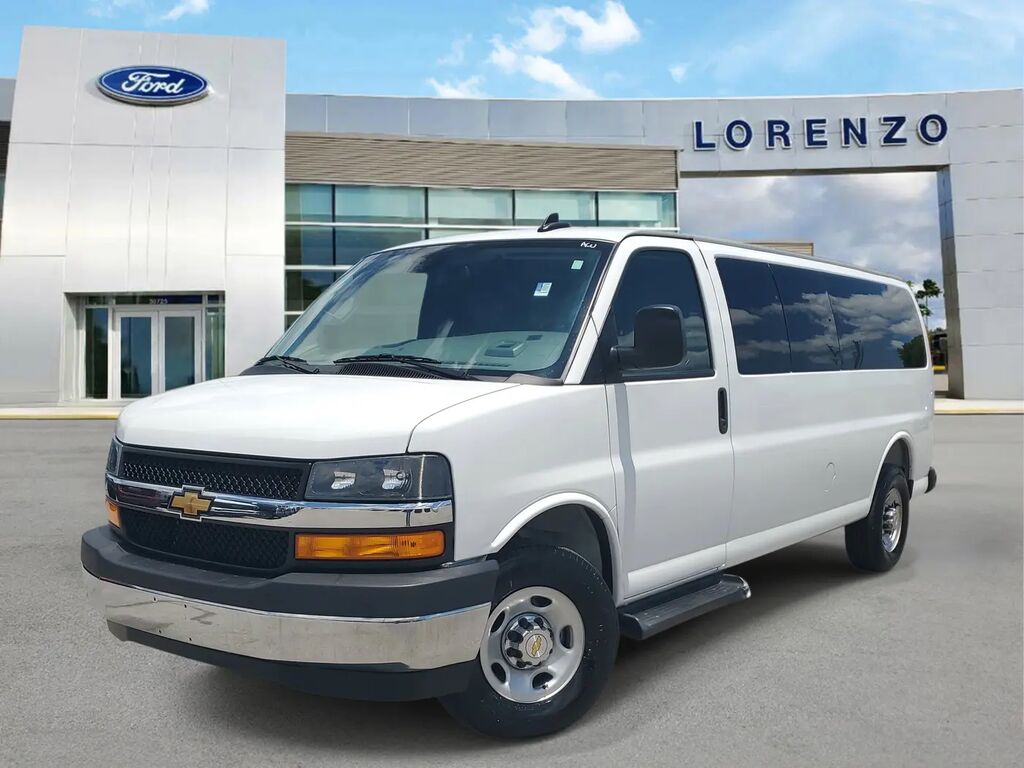 2025 Chevrolet Express LT 3500