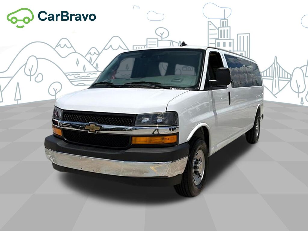 2025 Chevrolet Express Passenger 1LT — photo 1 of 6