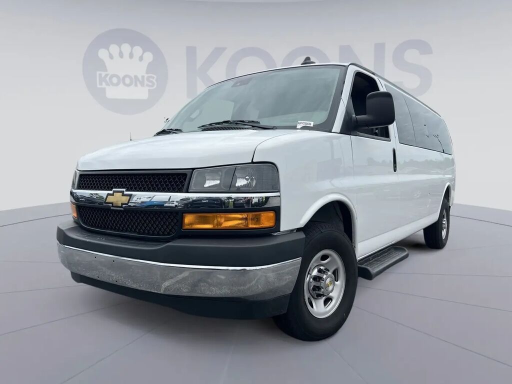 2025 Chevrolet Express LT 3500