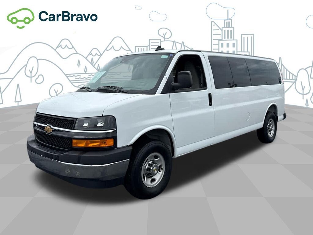 2025 Chevrolet Express Passenger 1LT — photo 1 of 7