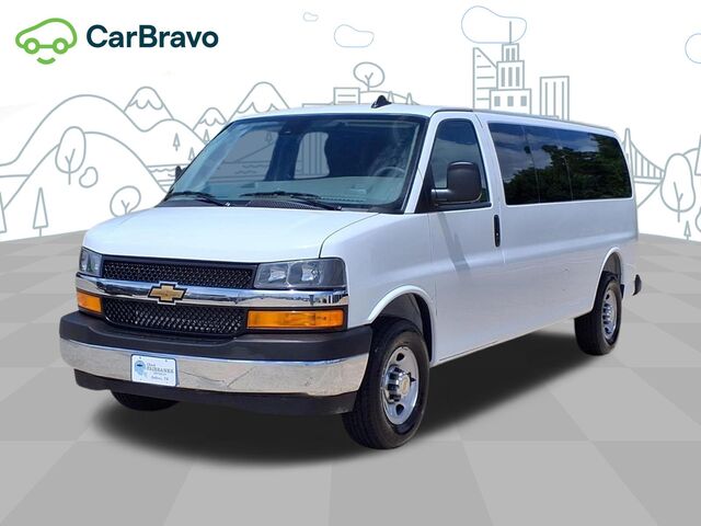 2025 Chevrolet Express Passenger 1LT