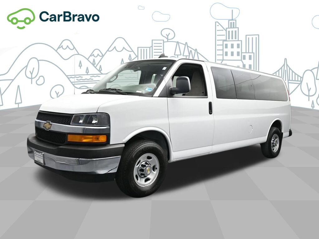 2024 Chevrolet Express Passenger 1LT — photo 1 of 6