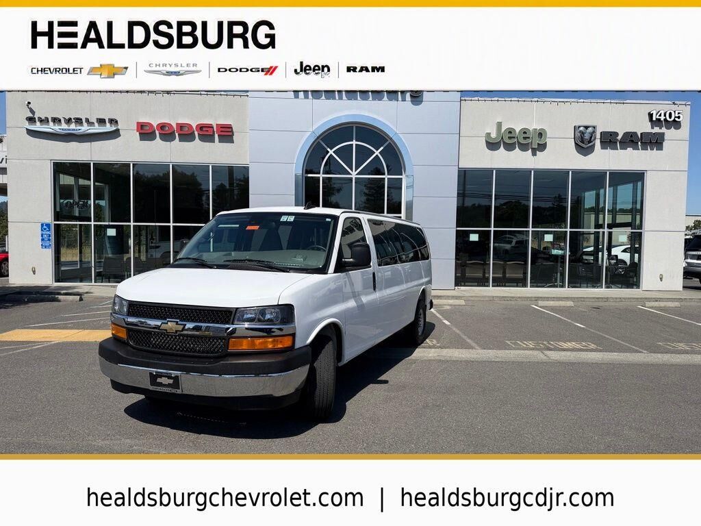 2025 Chevrolet Express LT 3500