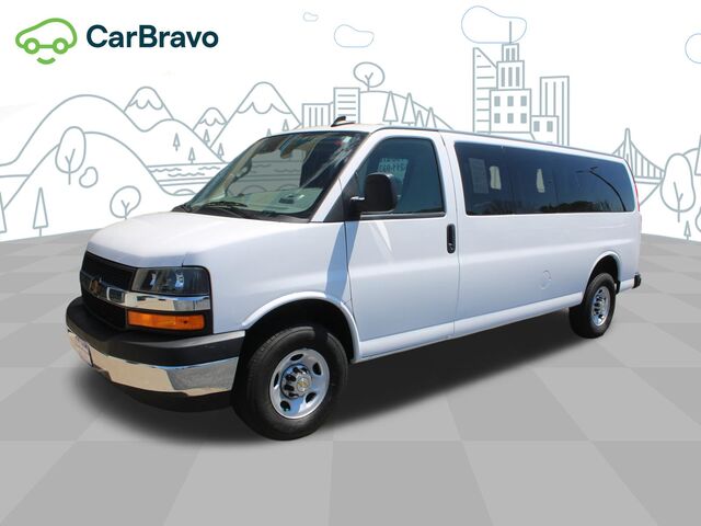 2025 Chevrolet Express Passenger 1LT