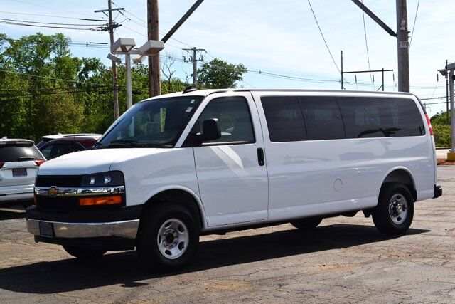 2025 Chevrolet Express Passenger LT