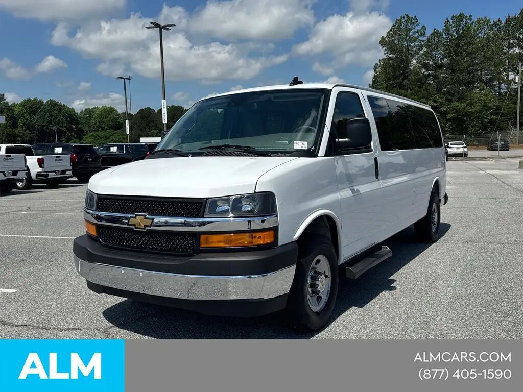 2025 Chevrolet Express LT 3500