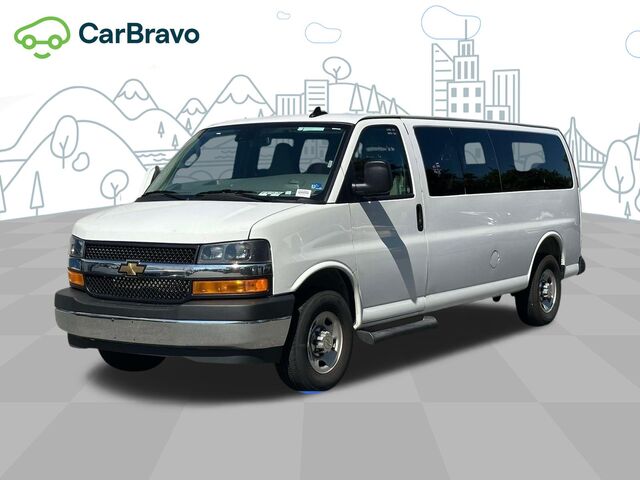 2025 Chevrolet Express Passenger 1LT
