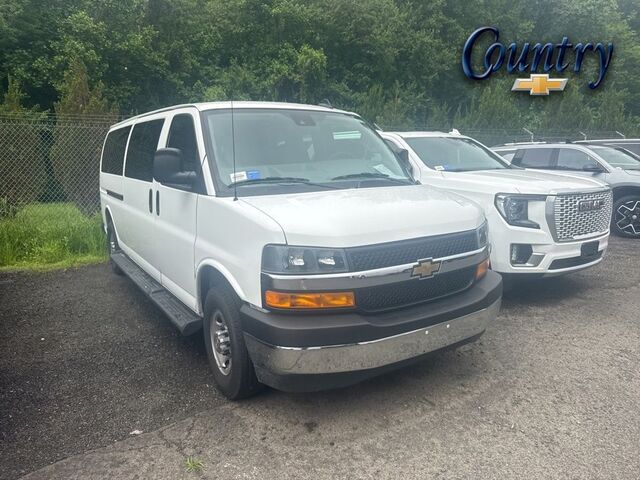 2025 Chevrolet Express Passenger LT