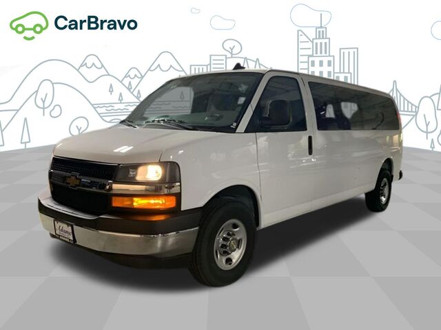 2025 Chevrolet Express Passenger 1LT