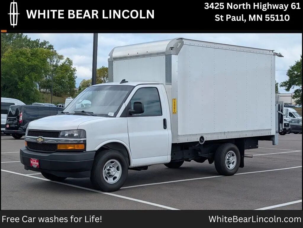 2024 Chevrolet Express 3500 — photo 1 of 13