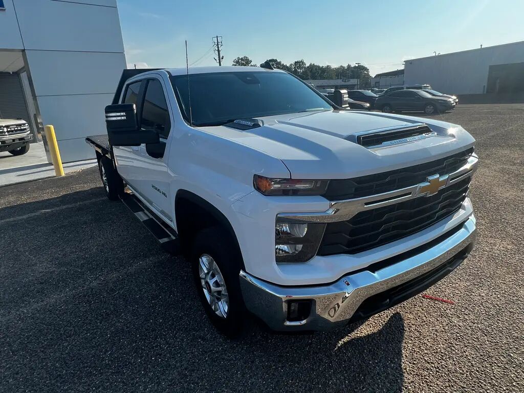 2024 Chevrolet Silverado 2500HD LT — photo 1 of 13