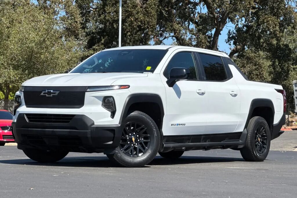 2024 Chevrolet Silverado EV Work Truck — photo 1 of 13