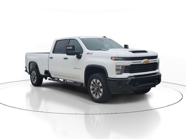 2025 Chevrolet Silverado 2500HD Custom — photo 1 of 12