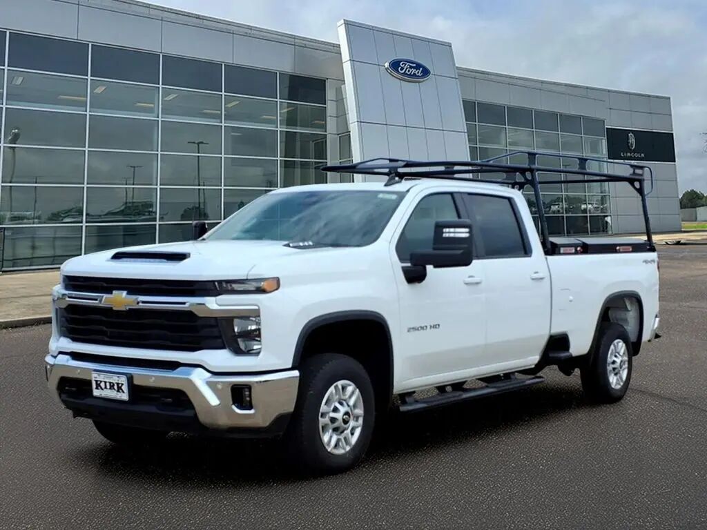 2025 Chevrolet Silverado 2500HD LT — photo 1 of 13