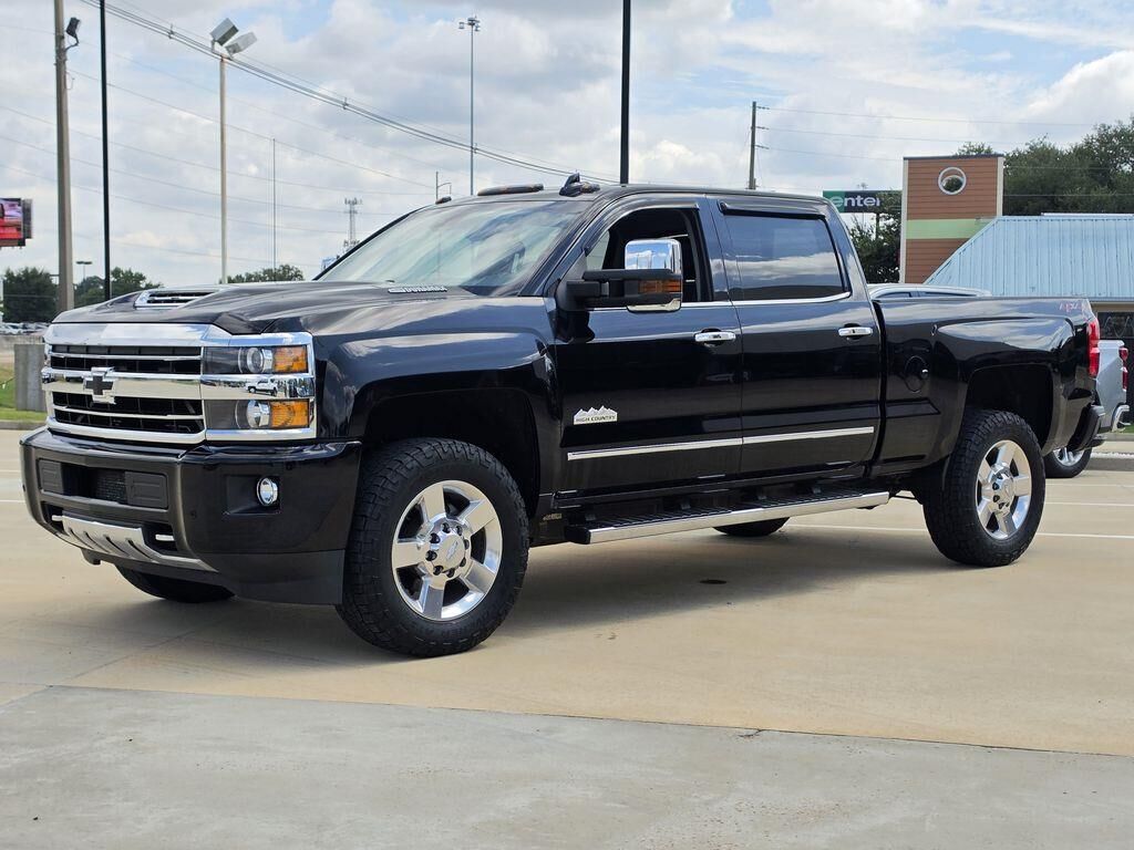 2018 Chevrolet Silverado 2500HD High Country — photo 1 of 13