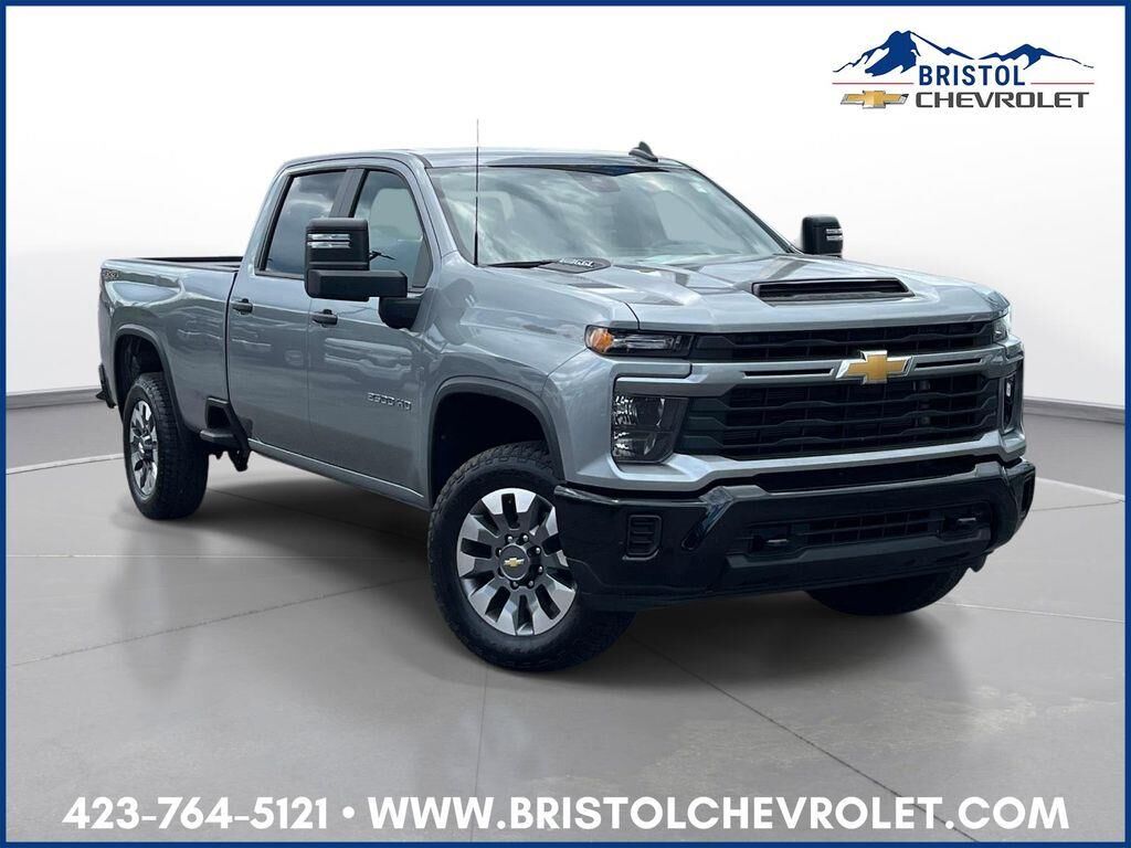 2025 Chevrolet Silverado 2500HD Custom — photo 1 of 12