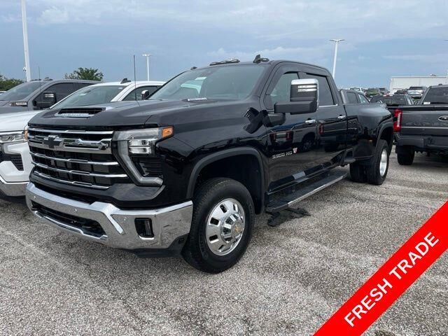 2025 Chevrolet Silverado 3500HD LTZ