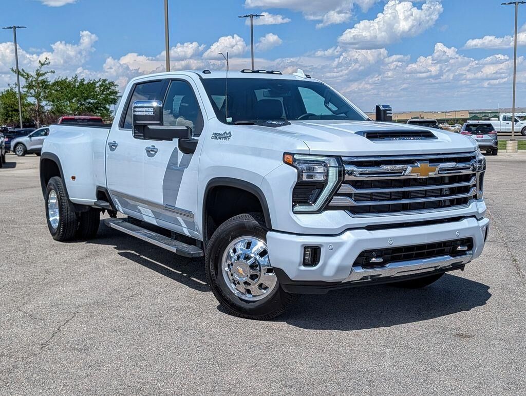 2026 Chevrolet Silverado 3500HD High Country — photo 1 of 39