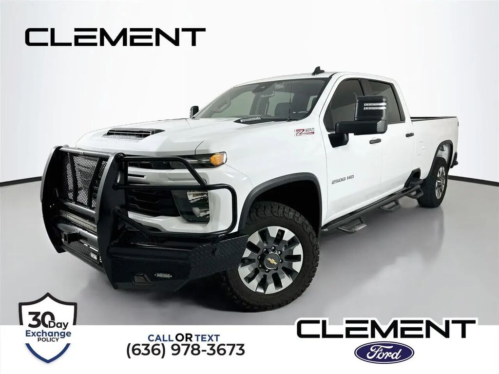 2024 Chevrolet Silverado 2500HD Custom — photo 1 of 13