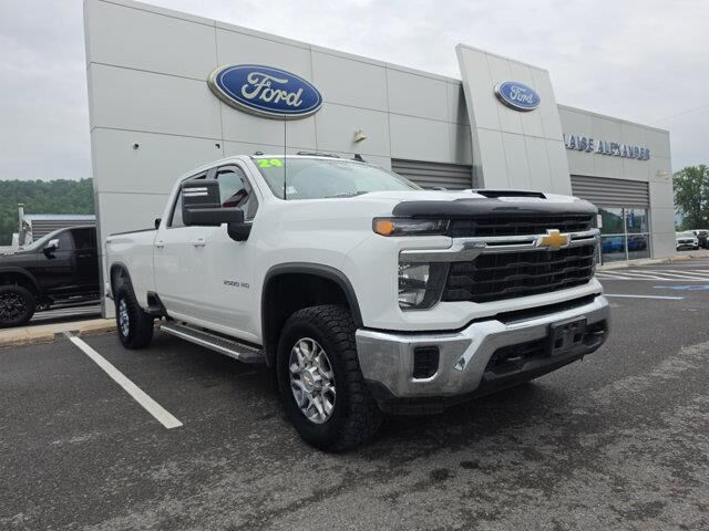 2024 Chevrolet Silverado 2500HD LT — photo 1 of 13