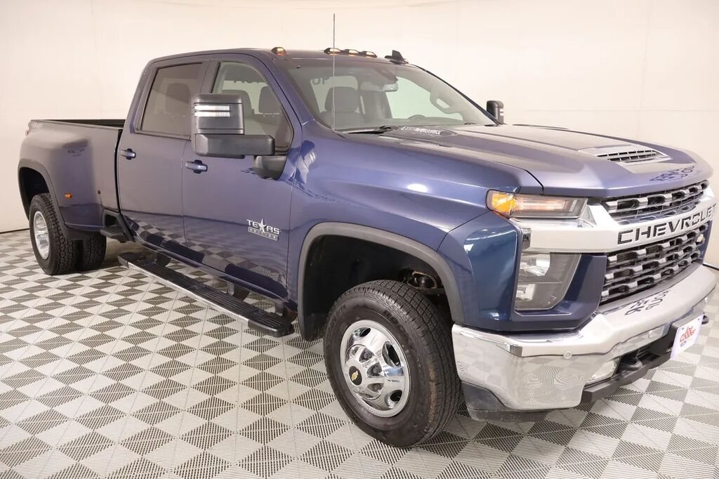 2022 Chevrolet Silverado 3500HD LT — photo 1 of 13