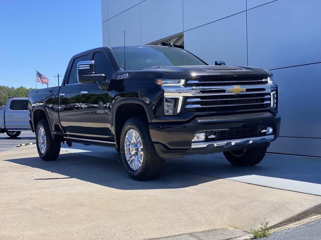 2023 Chevrolet Silverado 3500HD High Country — photo 1 of 1