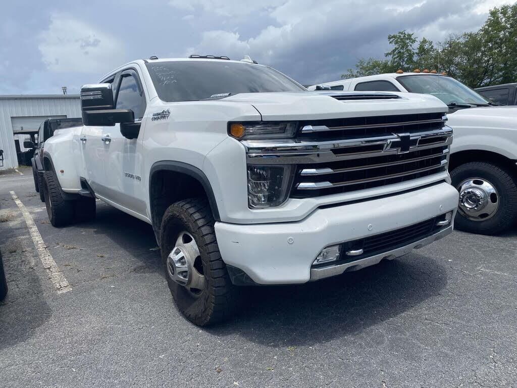 2023 Chevrolet Silverado 3500HD High Country — photo 1 of 1