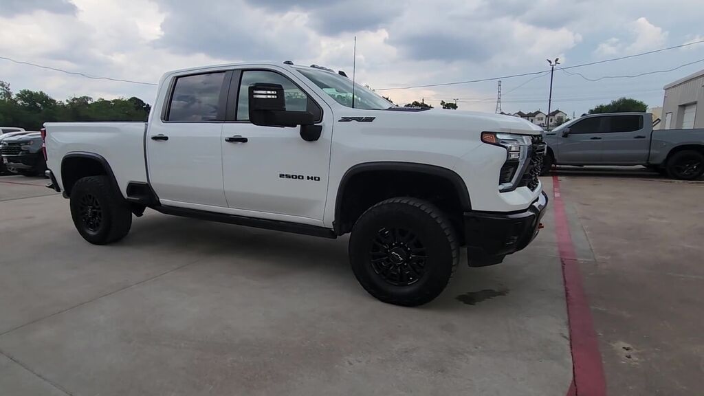 2024 Chevrolet Silverado 2500HD ZR2 — photo 1 of 7