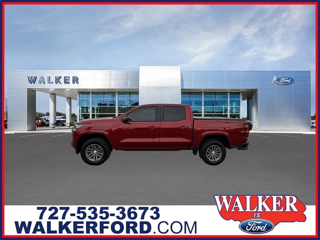 2024 Chevrolet Colorado LT — photo 1 of 13