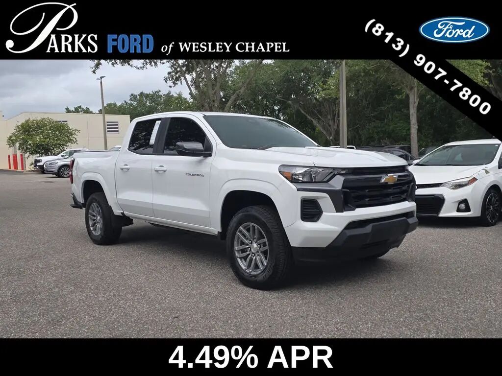 2024 Chevrolet Colorado LT — photo 1 of 13