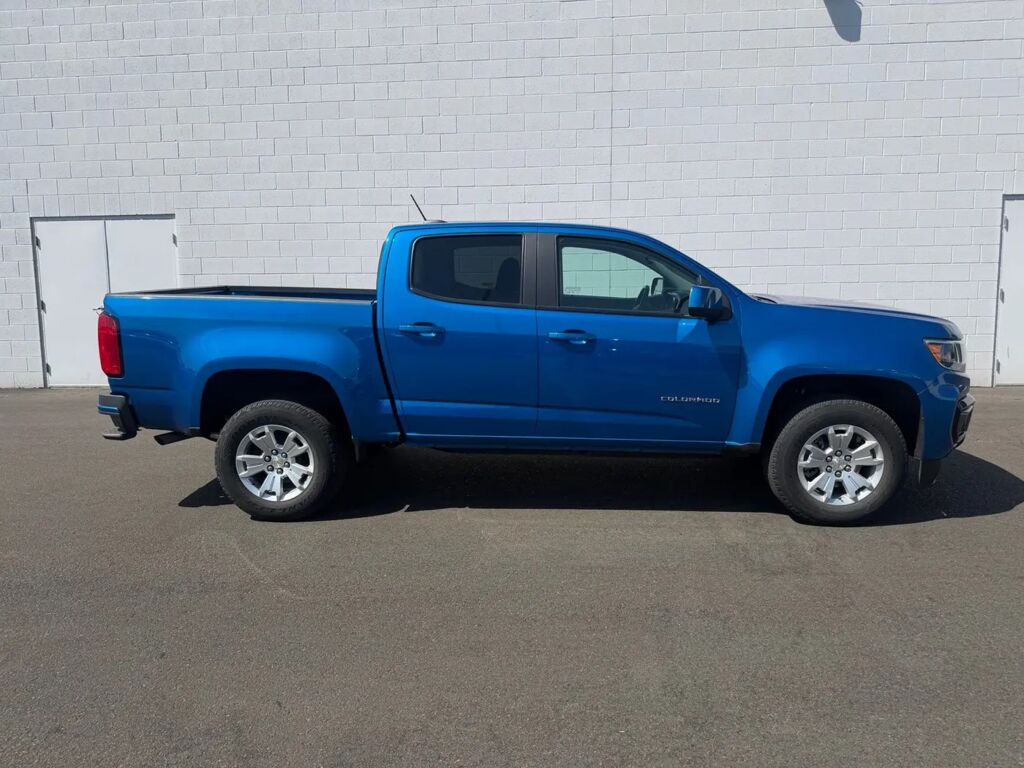 2022 Chevrolet Colorado LT — photo 1 of 8