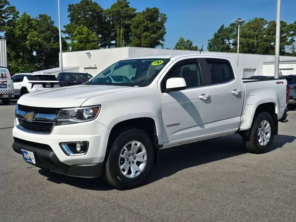 2019 Chevrolet Colorado LT — photo 1 of 26