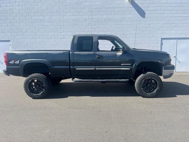 2005 Chevrolet Silverado 2500HD LS