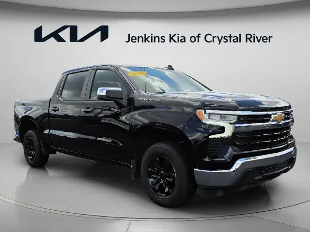 2025 Chevrolet Silverado 1500 LT — photo 1 of 13