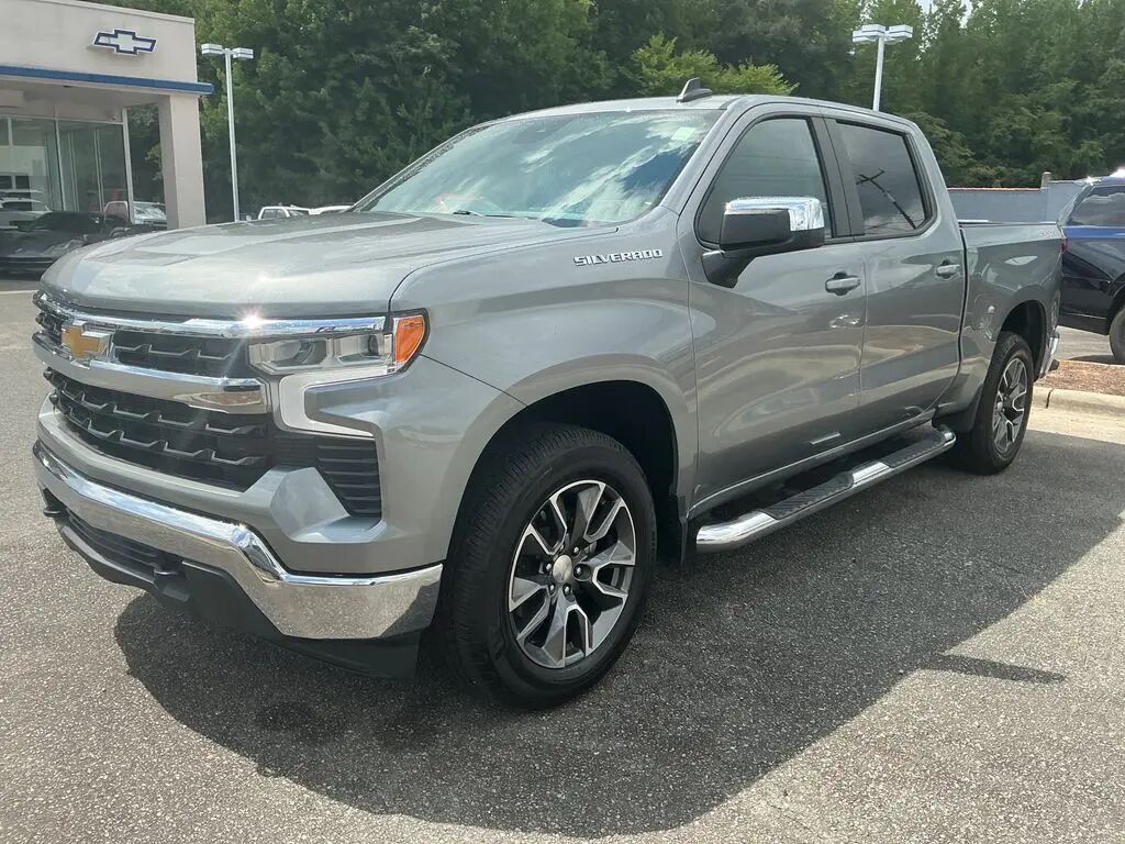 2023 Chevrolet Silverado 1500 LT — photo 1 of 13