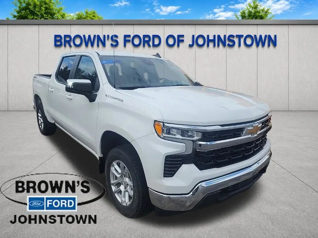 2022 Chevrolet Silverado 1500 LT — photo 1 of 13