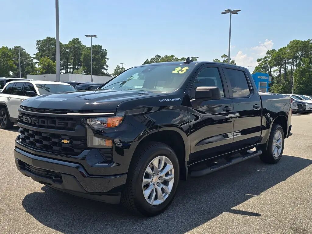 2025 Chevrolet Silverado 1500 Custom — photo 1 of 13