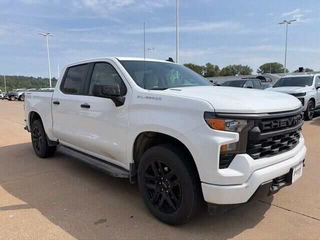 2025 Chevrolet Silverado 1500 Custom