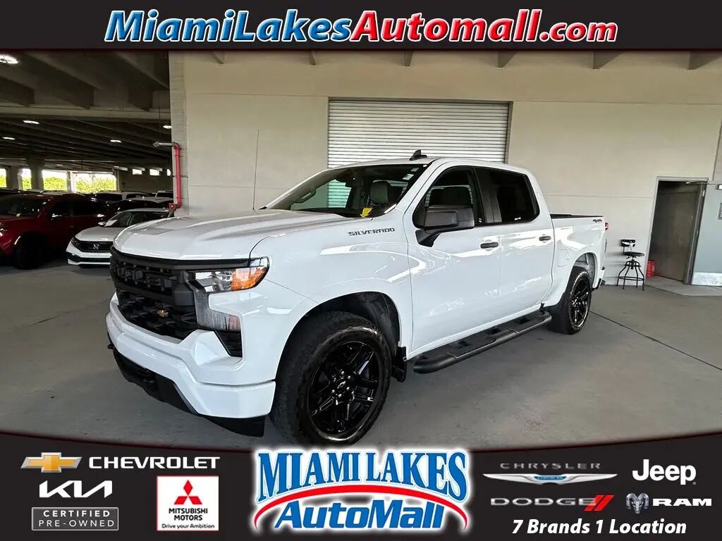 2025 Chevrolet Silverado 1500 Custom — photo 1 of 13