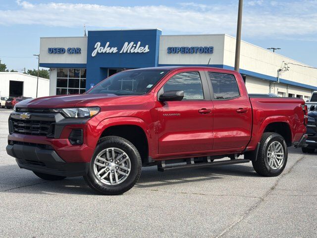 2024 Chevrolet Colorado 2WD LT