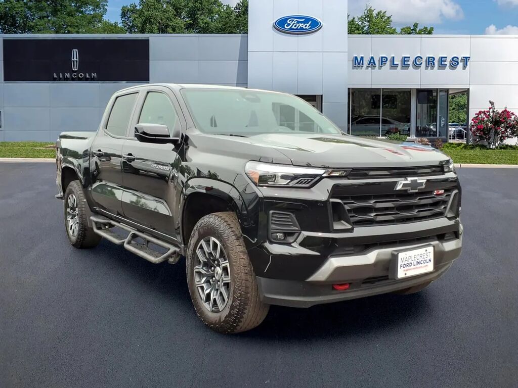 2024 Chevrolet Colorado Z71 — photo 1 of 13