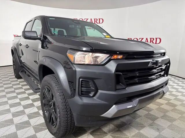 2024 Chevrolet Colorado Trail Boss — photo 1 of 13