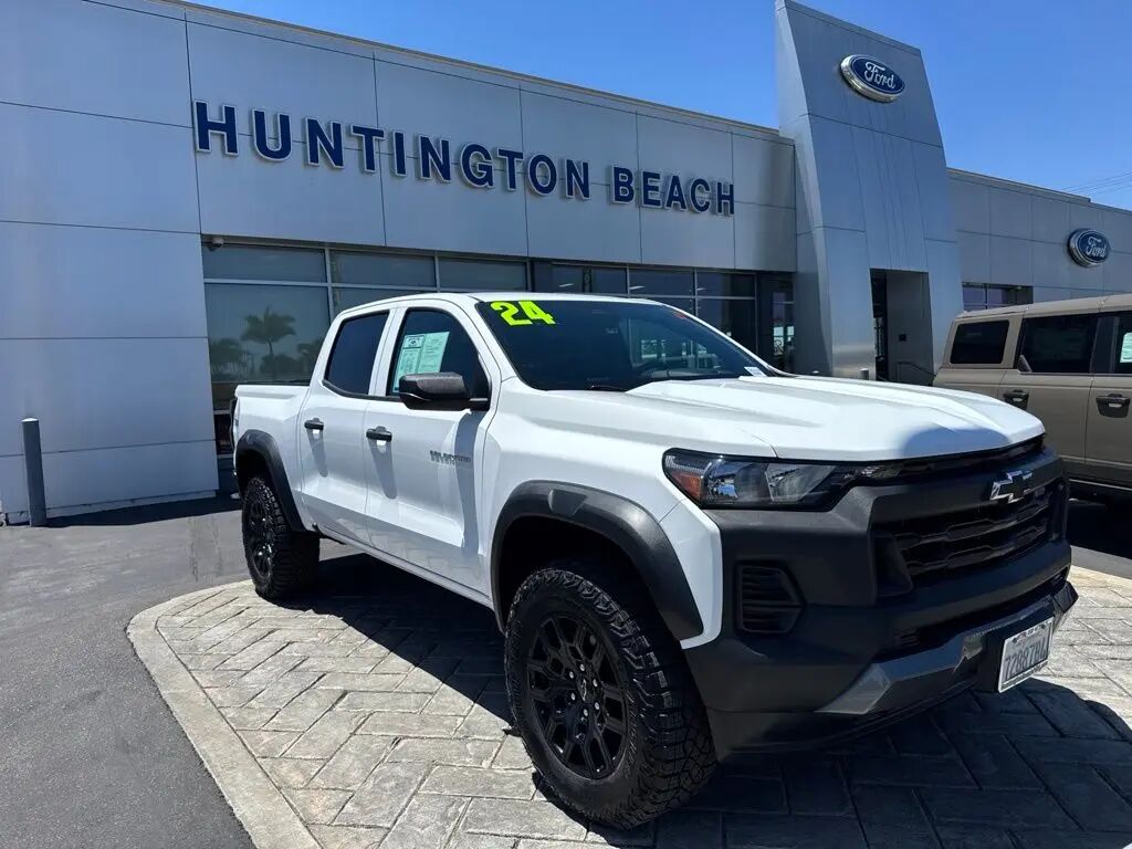 2024 Chevrolet Colorado Trail Boss — photo 1 of 13