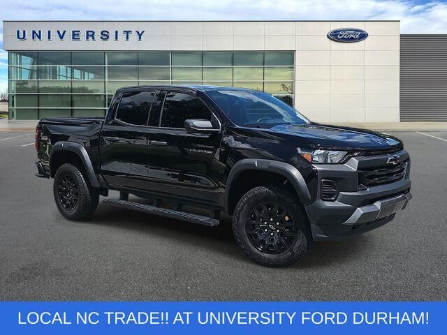 2025 Chevrolet Colorado Trail Boss — photo 1 of 13