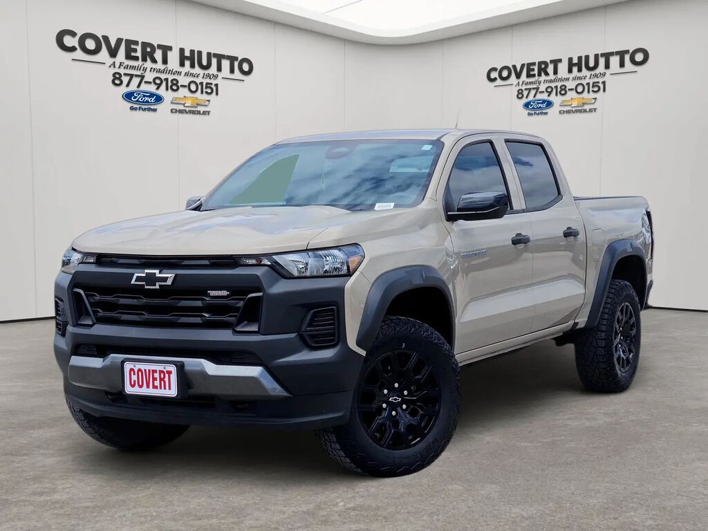 2023 Chevrolet Colorado Trail Boss — photo 1 of 13