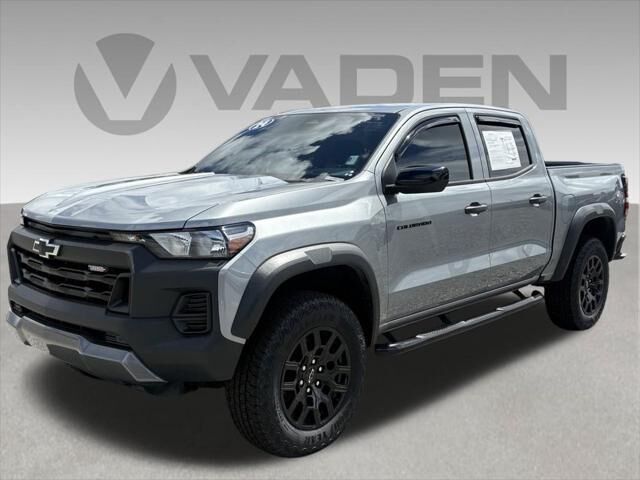 2024 Chevrolet Colorado Trail Boss — photo 1 of 13