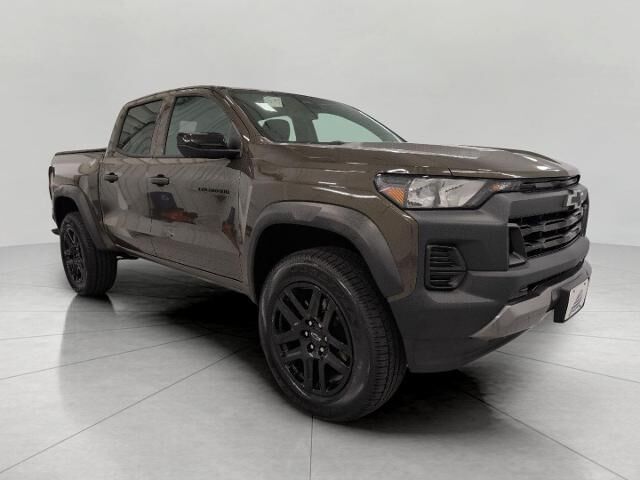 2023 Chevrolet Colorado Trail Boss — photo 1 of 14