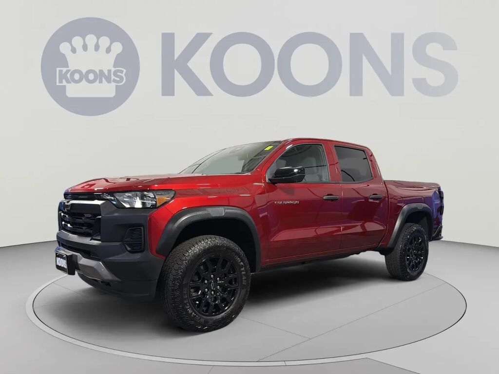 2024 Chevrolet Colorado Trail Boss — photo 1 of 13